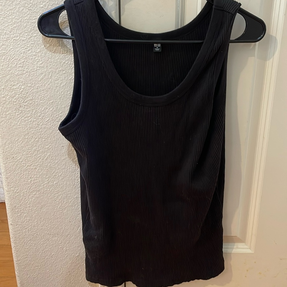Black knit tank